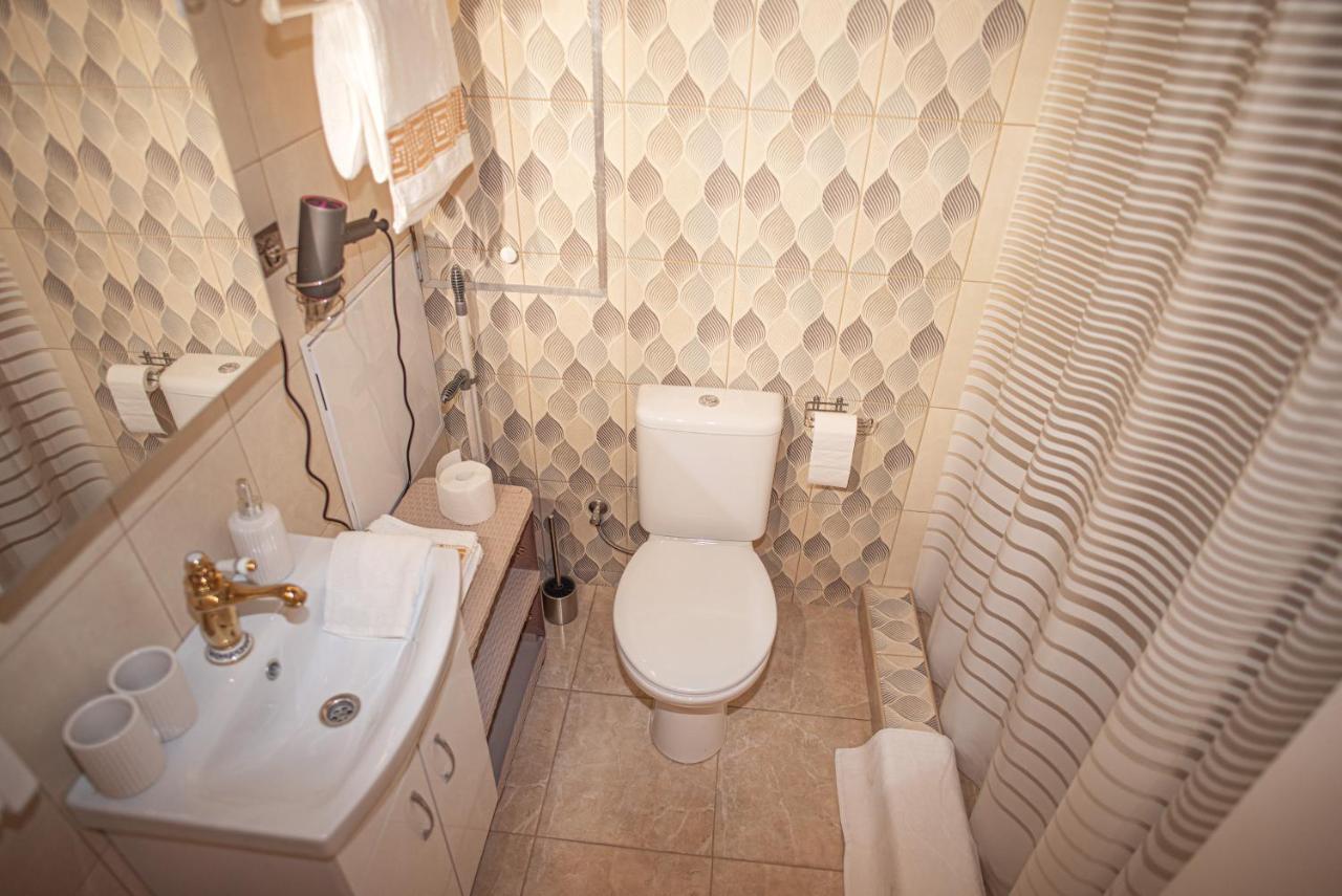 Lapiu Ola Apartment Utena Bagian luar foto