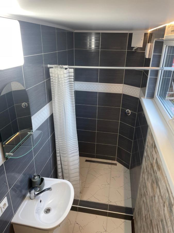 Lapiu Ola Apartment Utena Bagian luar foto
